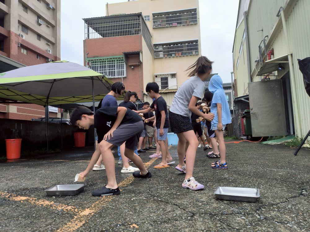 情緒大冒險-兒童梯