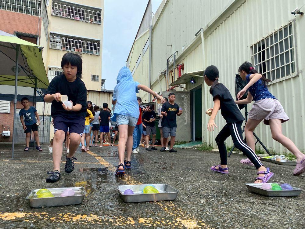 情緒大冒險-兒童梯