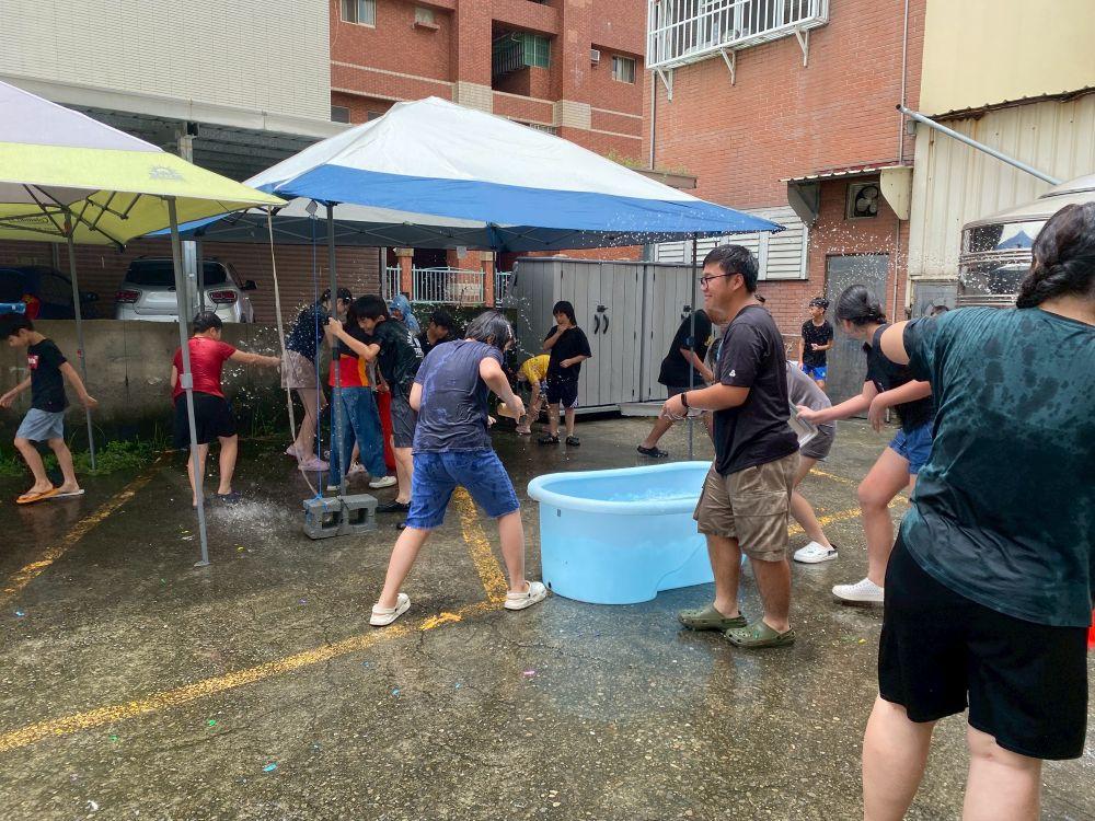 情緒大冒險-兒童梯