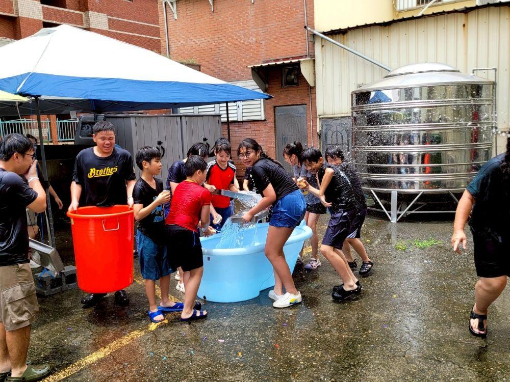 情緒大冒險-兒童梯